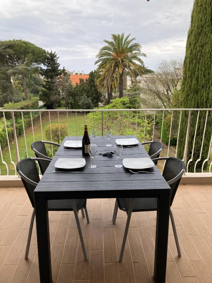 Les Palmiers Apartment Saint-Cyr-sur-Mer Exterior photo