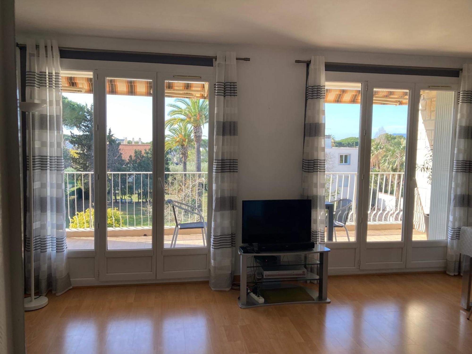 Les Palmiers Apartment Saint-Cyr-sur-Mer Exterior photo